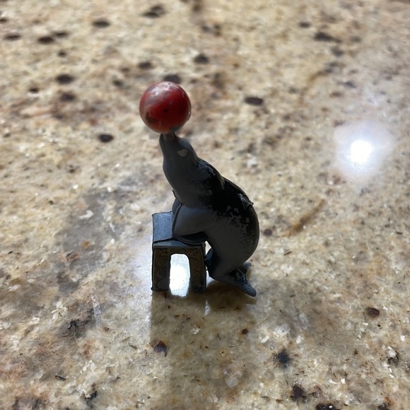 Vintage Rare Circus lot plastic made in hong kong horse seal strong man clown - Picture 8 of 8